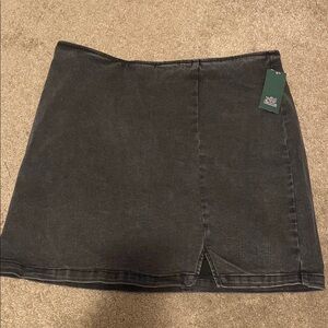 ‼️NWT Wild Fable Black Mini Pencil Skirt with Slit